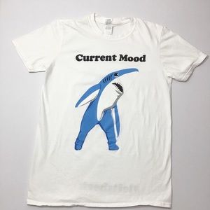 Katy Perry | Current Mood Left Shark Graphic Tee M